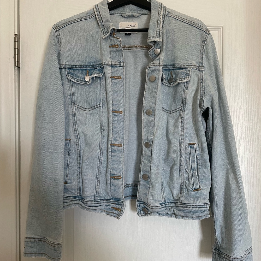 Universal Thread Blue Jean Jacket Classic Style - Picture 1 of 4